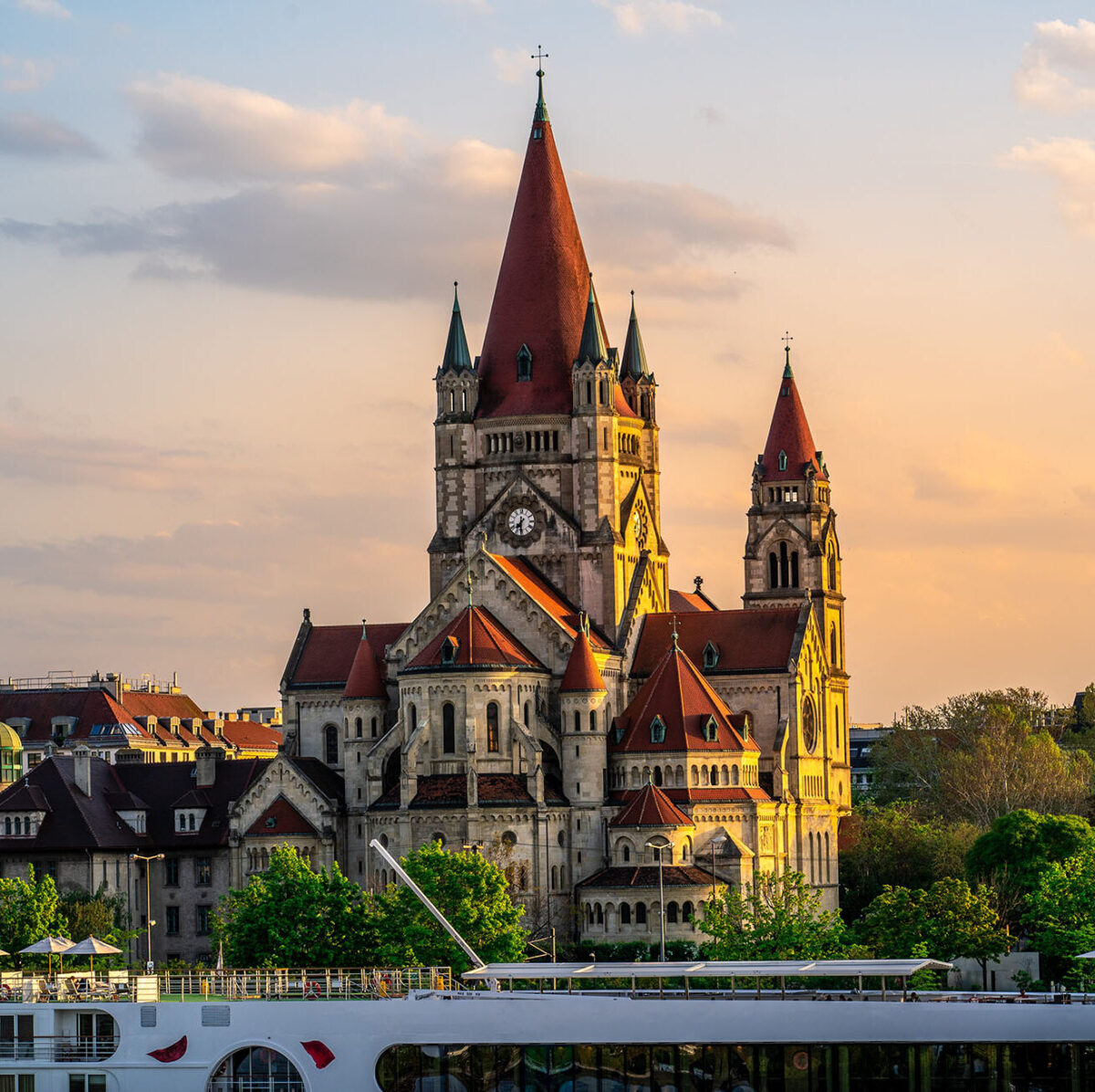 Bayramı Wyndham Farkıyla Lara’da Karşıla!